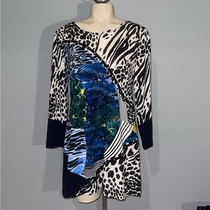 Max & Rina Tunic Size small Animal Print Beaded V-neck Stretch Women Top Blouse